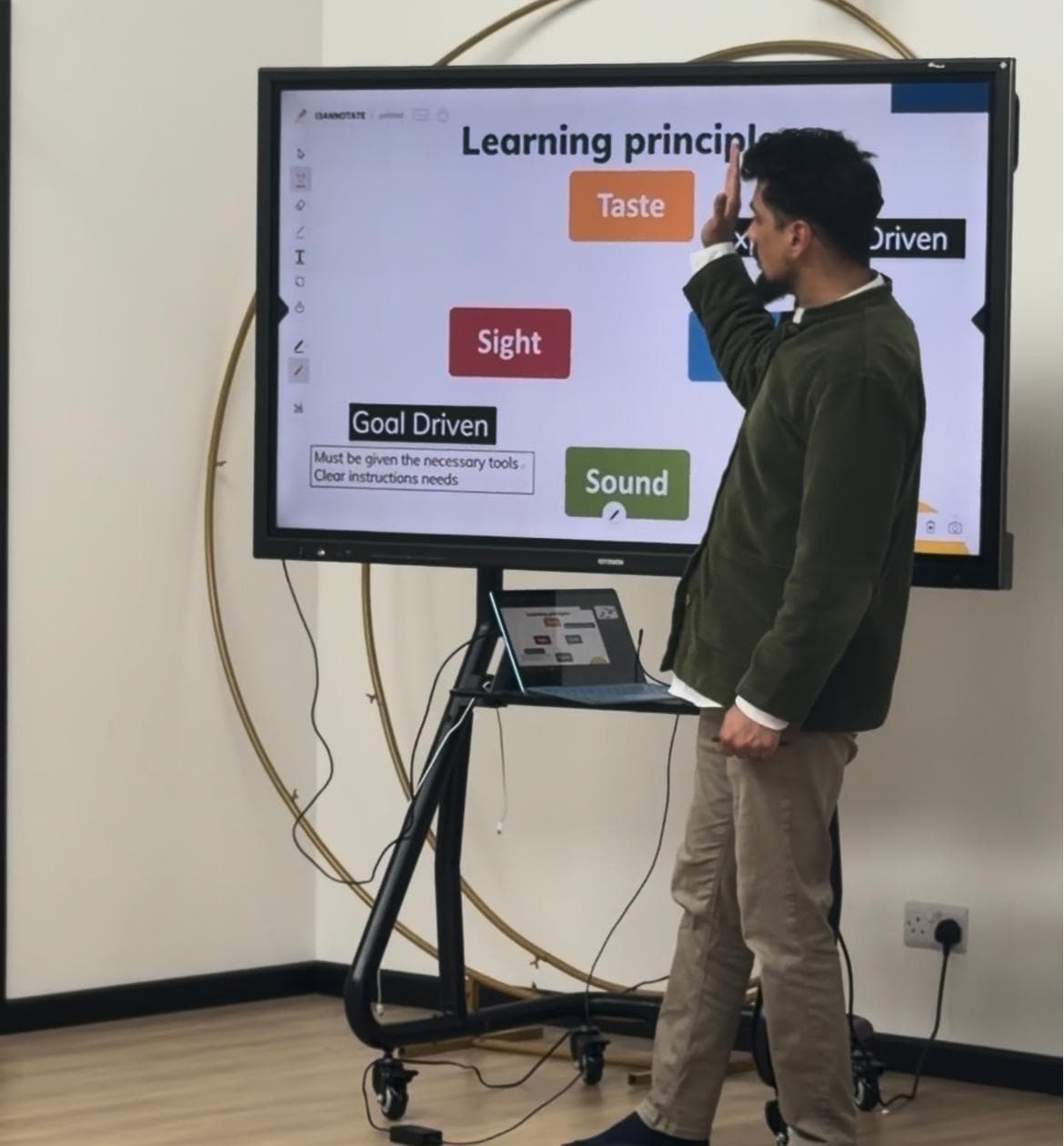 Mohammed Isaaq Delivers Teacher Training at Taqwa Institute